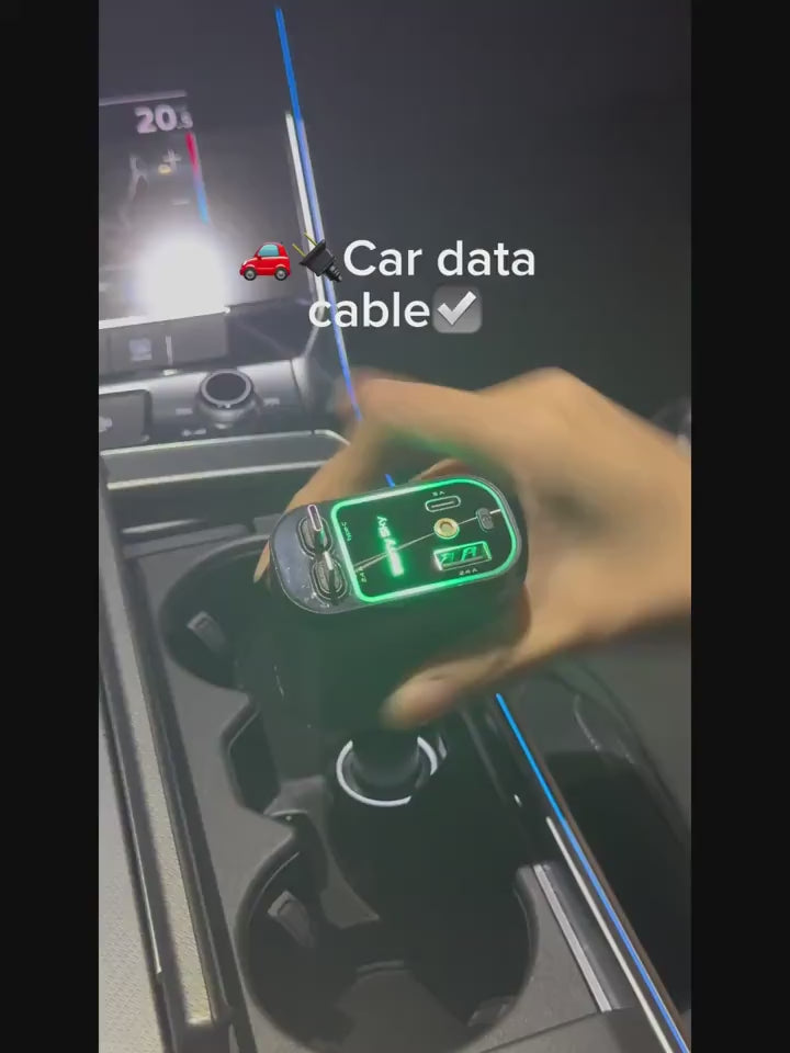 Charger la vidéo : Chargeur Voiture « Ciel Étoilé » — 2 ports + 2 câbles rétractables (USB-C &amp; Lightning), charge rapide 66 W